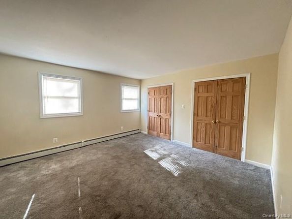 112 W Scudder Avenue, Copiague NY 11726