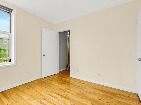 67-30 Clyde Street 6W, Forest Hills NY 11375