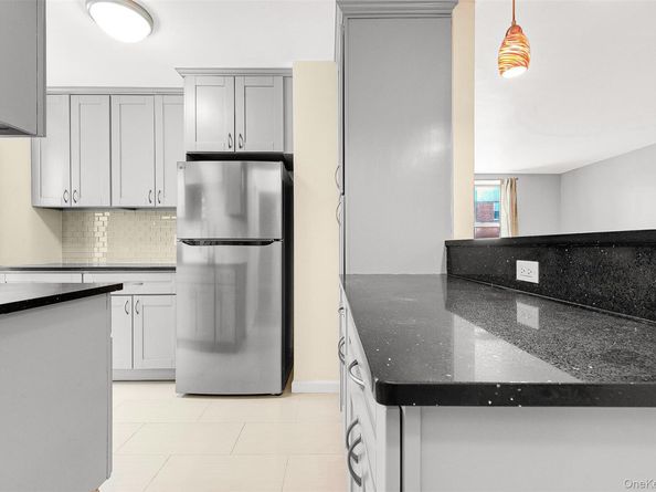 67-30 Clyde Street 6W, Forest Hills NY 11375