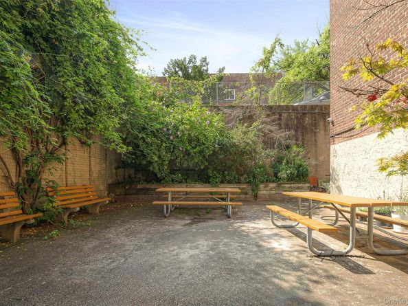 67-30 Clyde Street 6W, Forest Hills NY 11375