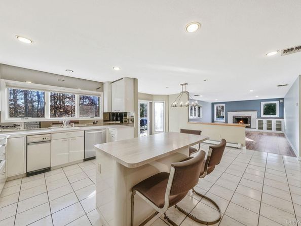 10 Cori Lane, Bohemia NY 11716