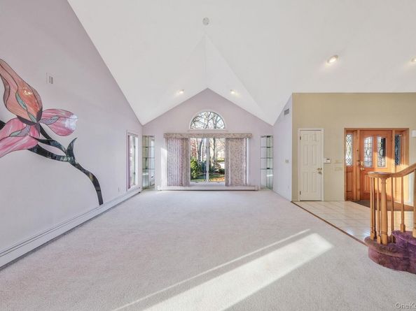 10 Cori Lane, Bohemia NY 11716