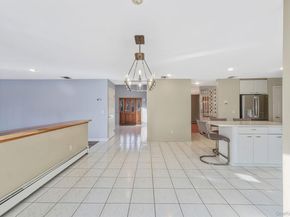 10 Cori Lane, Bohemia NY 11716