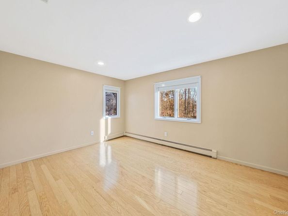 10 Cori Lane, Bohemia NY 11716