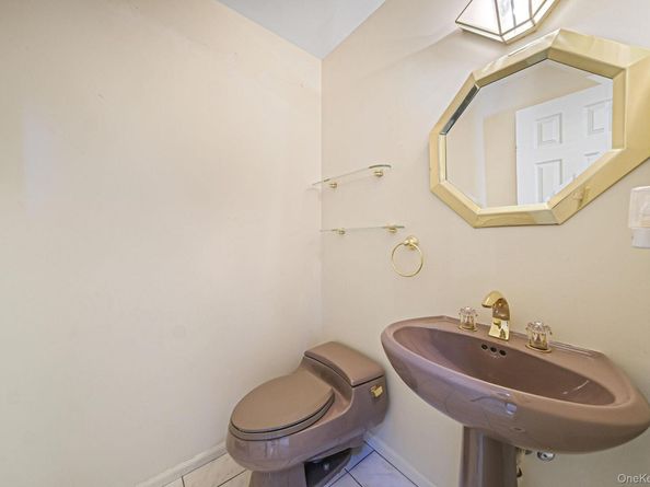 10 Cori Lane, Bohemia NY 11716