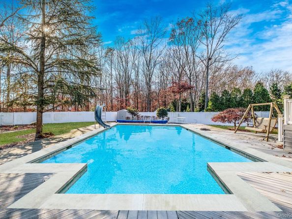 10 Cori Lane, Bohemia NY 11716