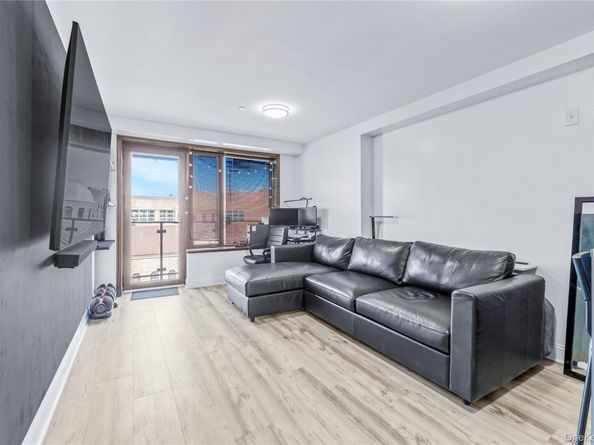 30-63 31st Street 605, Astoria NY 11102