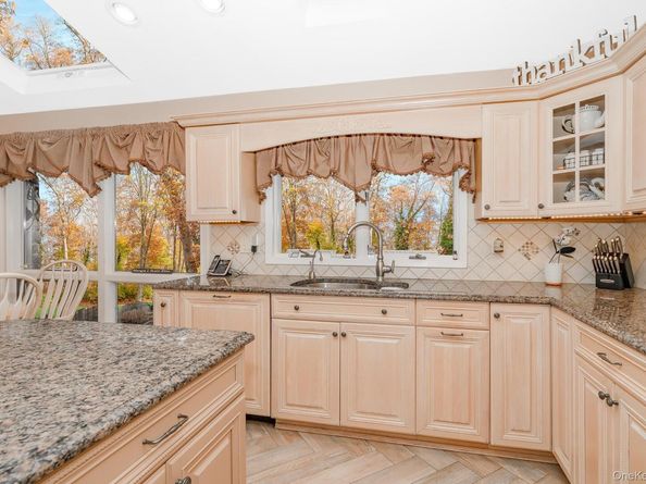 17 Thide Court, Smithtown NY 11787