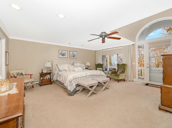 17 Thide Court, Smithtown NY 11787