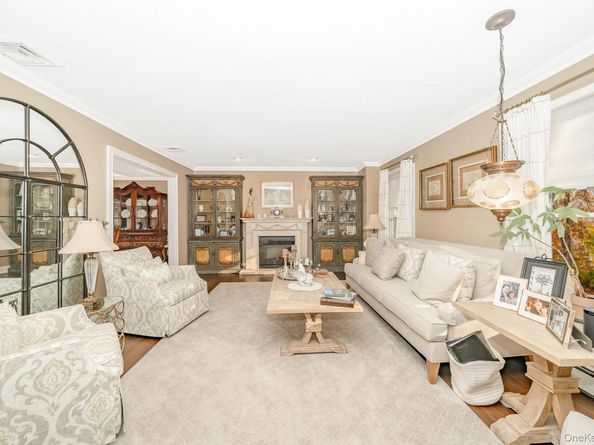 17 Thide Court, Smithtown NY 11787