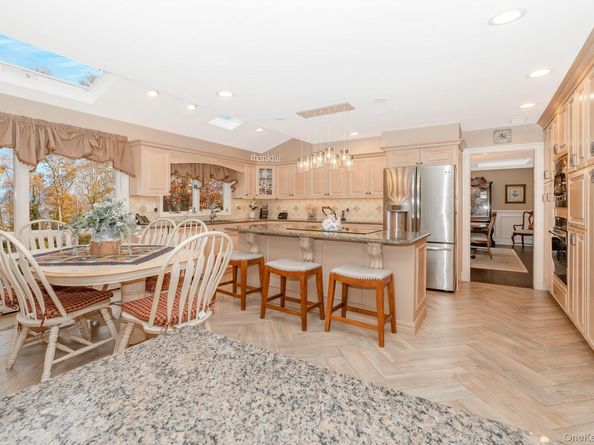 17 Thide Court, Smithtown NY 11787