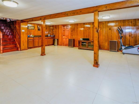 8 Lucille Drive, Syosset NY 11791