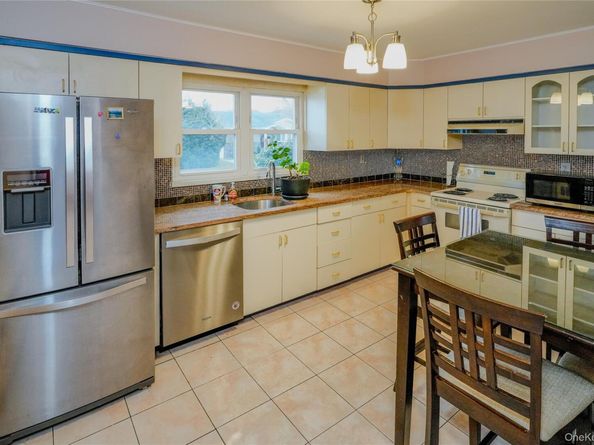 8 Lucille Drive, Syosset NY 11791