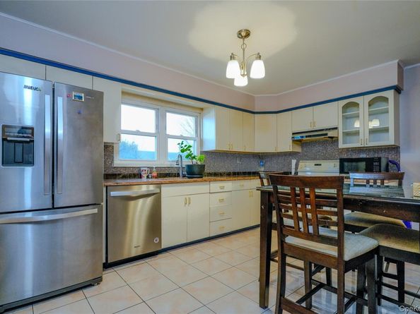 8 Lucille Drive, Syosset NY 11791