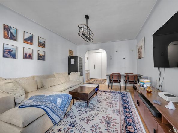 110-31 73rd Road 4B, Forest Hills NY 11375