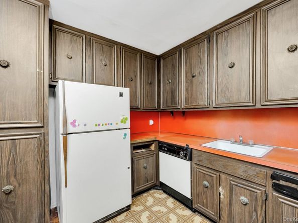 214-14 23rd Avenue, Bayside NY 11360