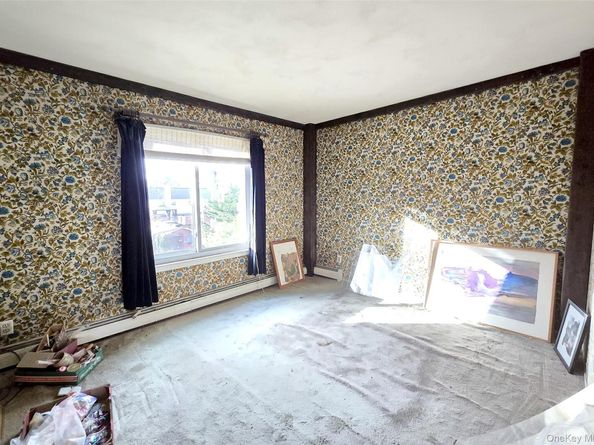 48 Glenmere Lane, Coram NY 11727