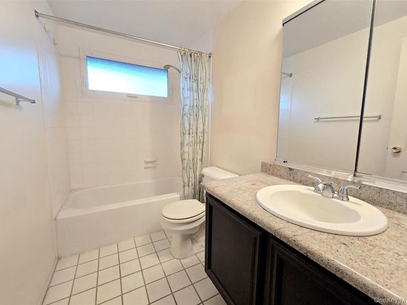 48 Glenmere Lane, Coram NY 11727