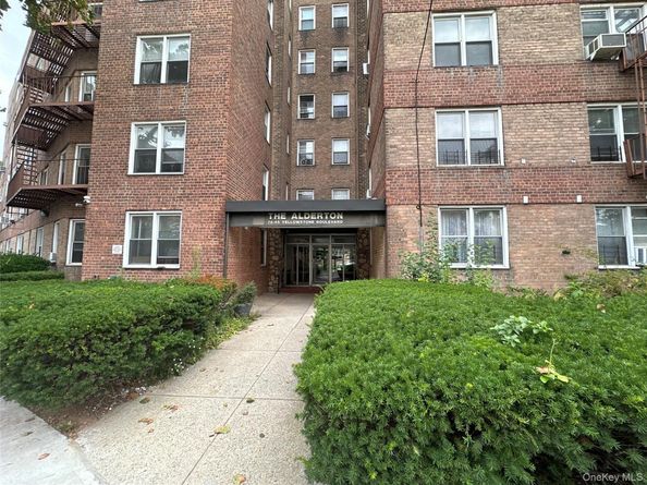 7445 Yellowstone Blvd 5G, Rego Park NY 11374