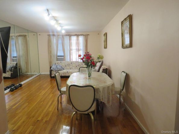 7445 Yellowstone Blvd 5G, Rego Park NY 11374