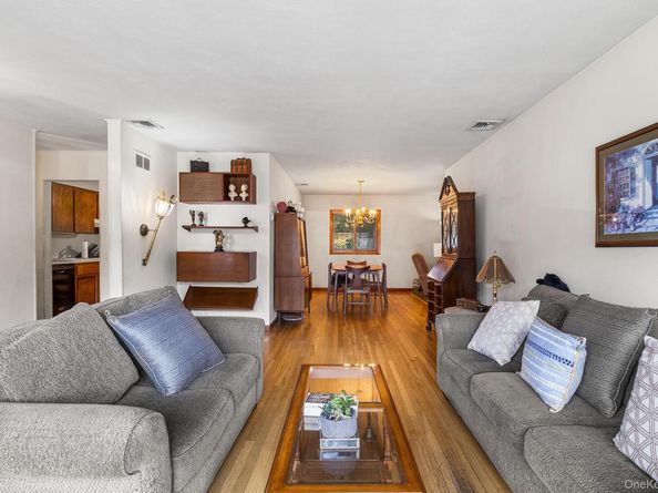 37 Beaumont Drive, Plainview NY 11803