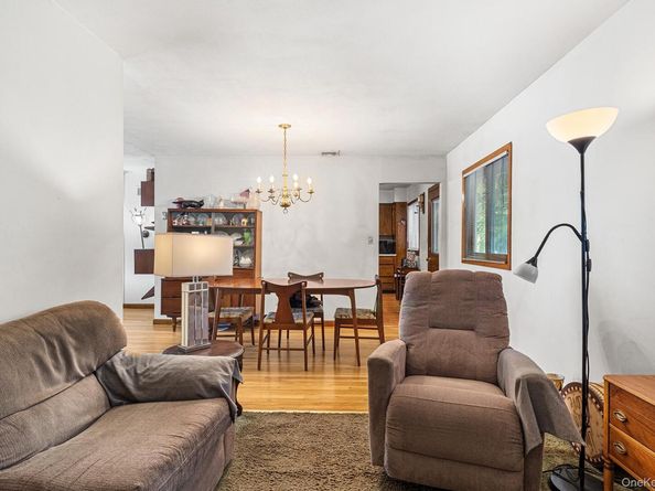 37 Beaumont Drive, Plainview NY 11803
