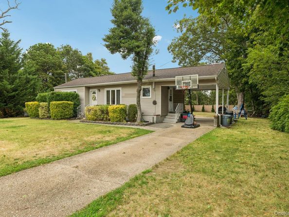 111 Berry Street, Lindenhurst NY 11757