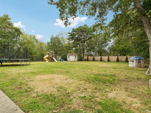 111 Berry Street, Lindenhurst NY 11757