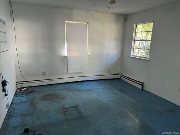 96 Norfleet Lane, Coram NY 11727