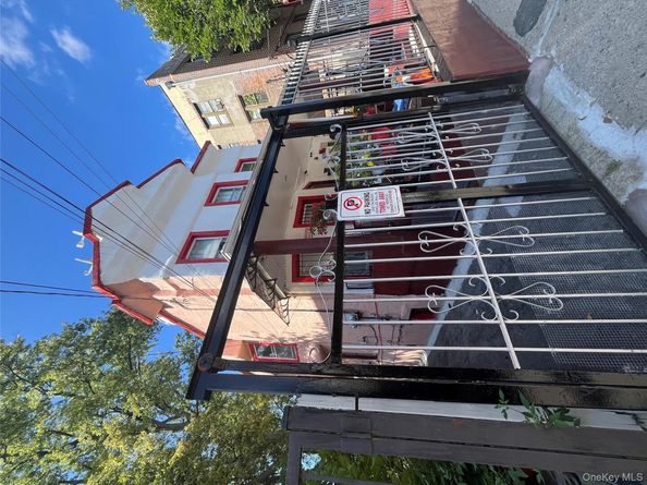 3935 Barnes Avenue, Bronx NY 10466