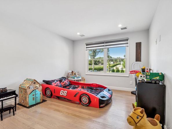 260 Clay Pitts Road, East Northport NY 11731