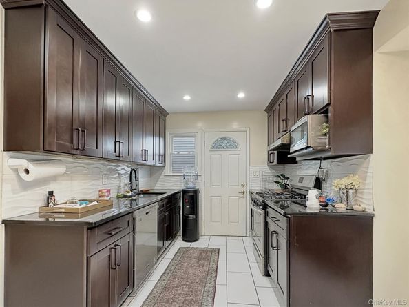 245 Dartmouth Drive, Hicksville NY 11801