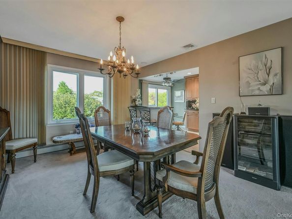 35 Manta Court, Oakdale NY 11769