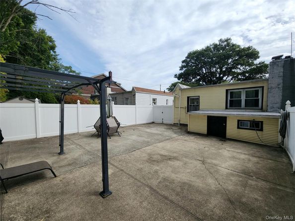 2711 Dewitt Place, Bronx NY 10469