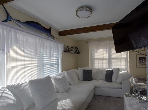 3975 Anne Drive, Seaford NY 11783