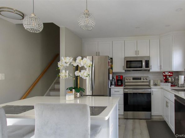 3975 Anne Drive, Seaford NY 11783