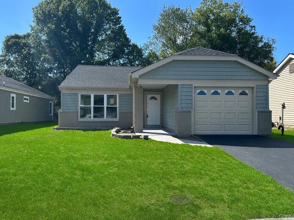 407 Belfast Lane, Ridge NY 11961