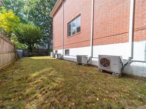 8716 Palo Alto Street, Hollis NY 11423