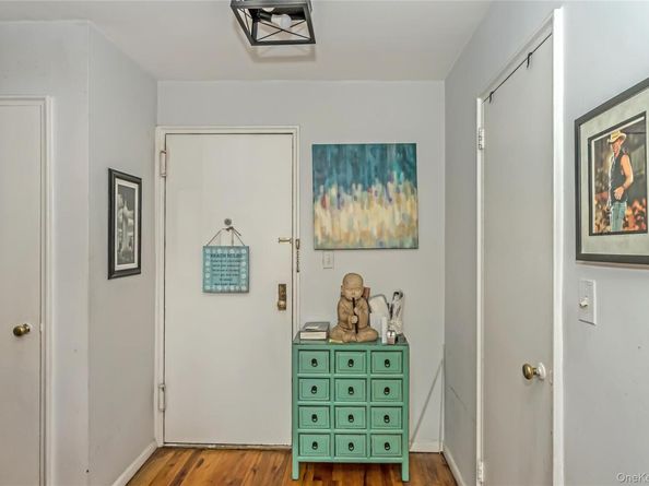 250 W Merrick Road 2L, Freeport NY 11520