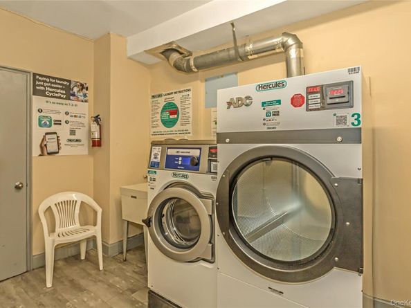 250 W Merrick Road 2L, Freeport NY 11520
