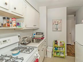 250 W Merrick Road 2L, Freeport NY 11520