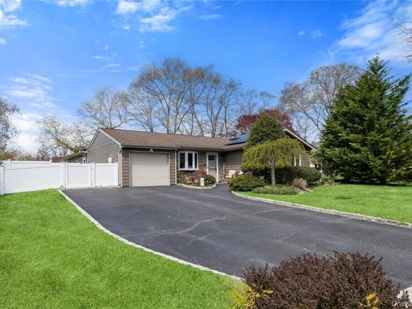 21 Elkin Drive, Middle Island NY 11953