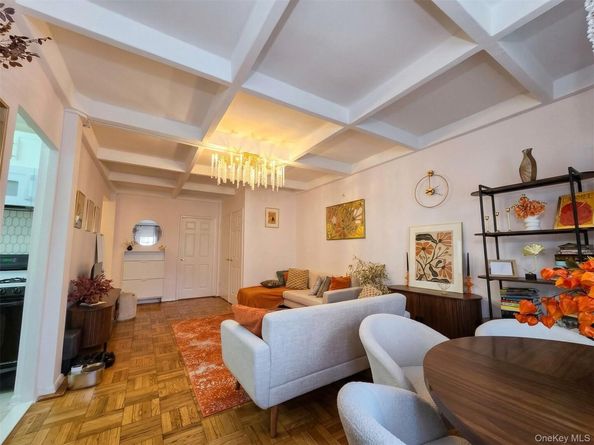 147-15 Village 31 GD, Briarwood NY 11435