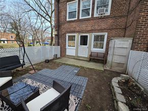 147-15 Village 31 GD, Briarwood NY 11435
