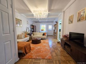 147-15 Village 31 GD, Briarwood NY 11435