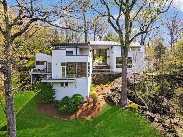 54 Cross Pond Road, Pound Ridge NY 10576