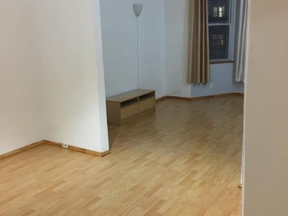 6017 80th Avenue, Glendale NY 11385