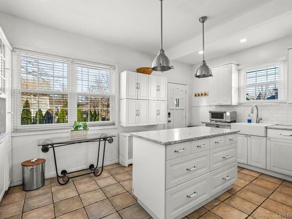 15 Bayside Avenue, Oyster Bay NY 11771