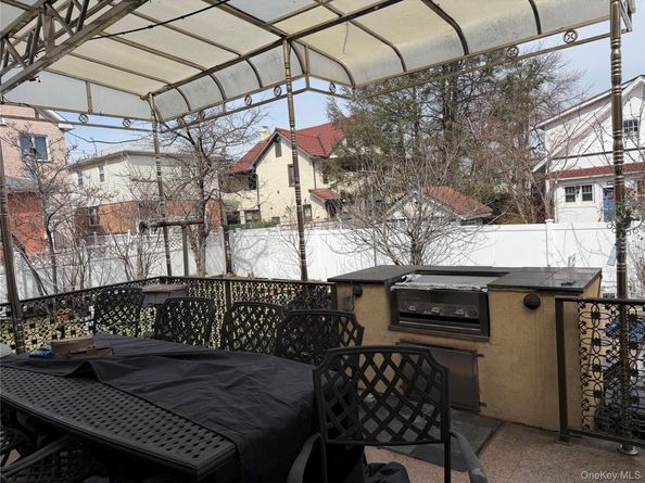 16015 13th Avenue, Whitestone NY 11357