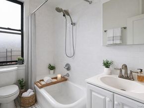 11525 Metropolitan Avenue 233, Kew Gardens NY 11418